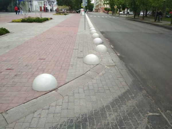 Форма пластиковая для полусферы бетонной (дорожное ограждение, ограничитель парковки)